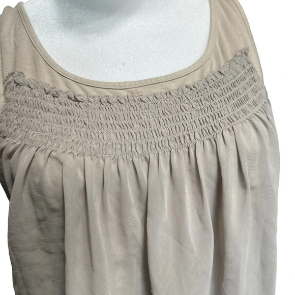 New York and Company Stretch women's size medium short sleeve blouse, beige - Picture 4 of 6